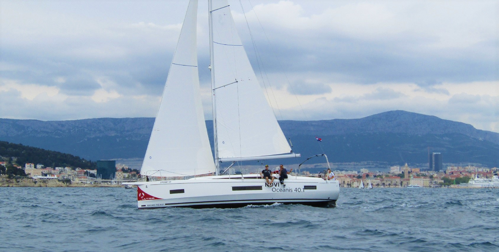 New Oceanis 40.1 Sailing