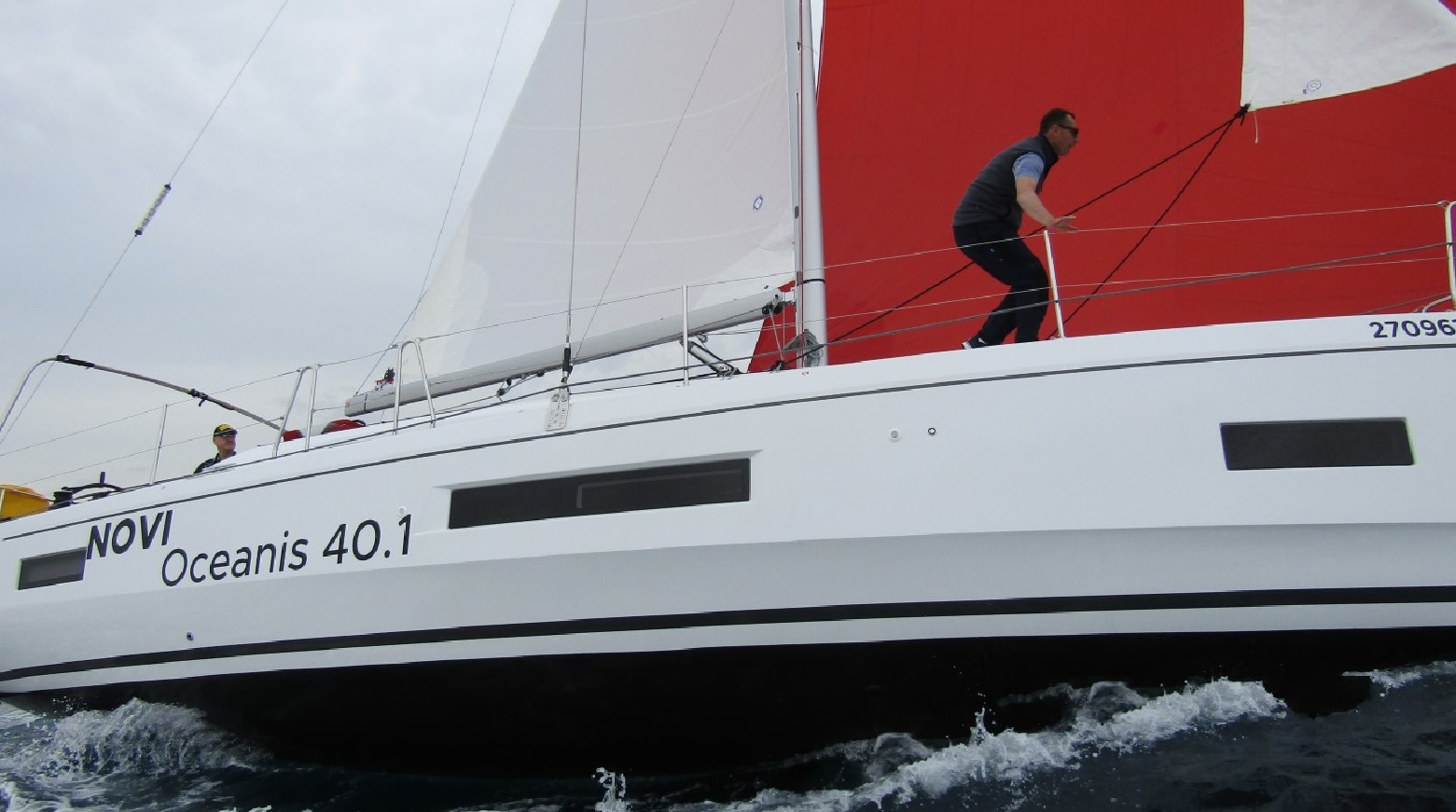 New Oceanis 40.1 Sailing2